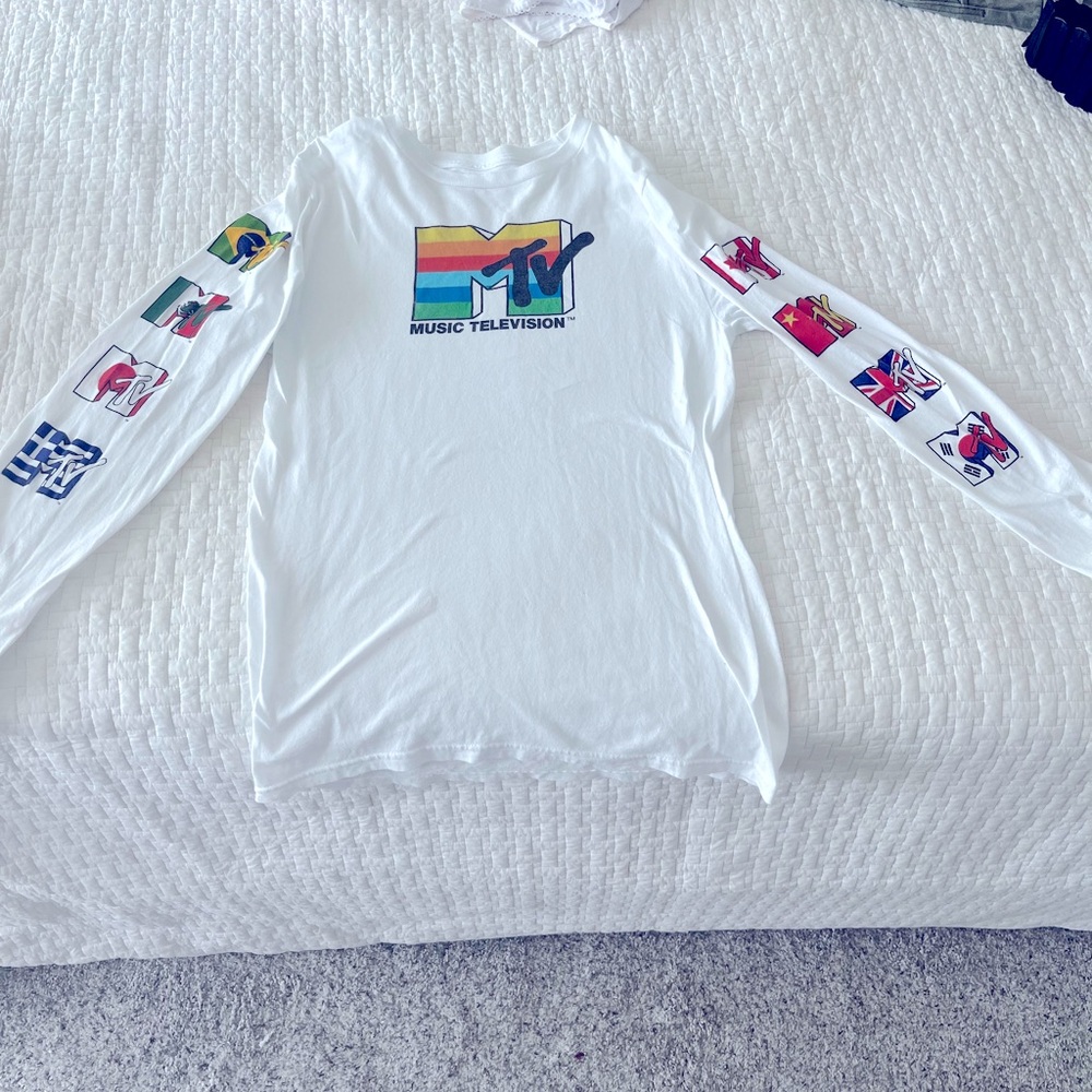 Pristine white MTV tee shirt Small Men’s- will fit women